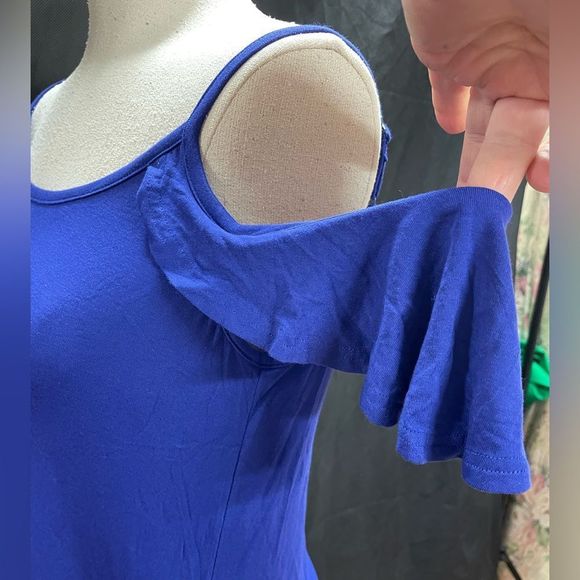 Off the shoulder dress - Picture 4 of 10